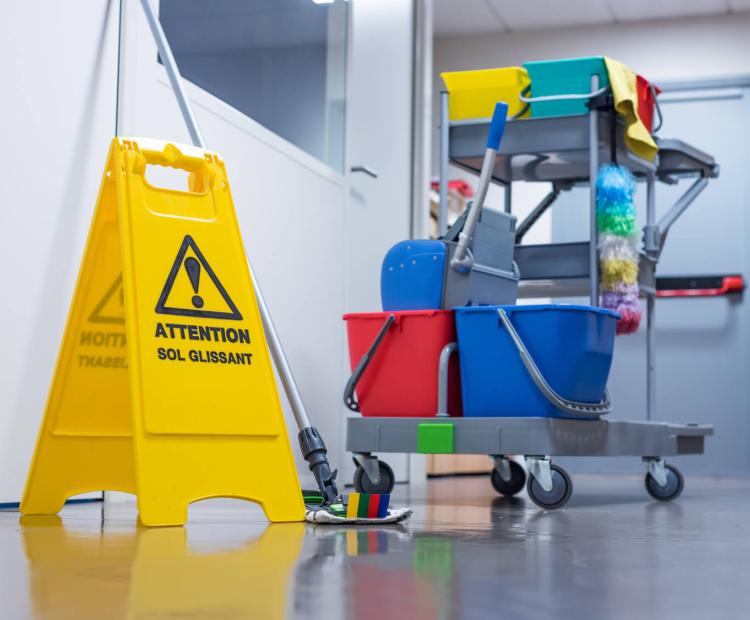 Nettoyage des surfaces commerciales